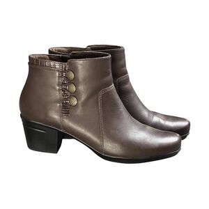 Clarks Leather Emslie Monet Heeled Ankle Boots Women's 10 M Brown Buttons